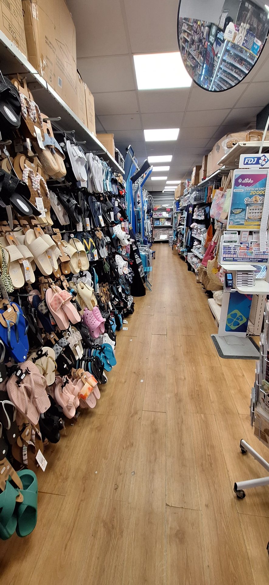 Hélio bazar (tabac) au Village Naturiste du Cap d'Agde — photo 2